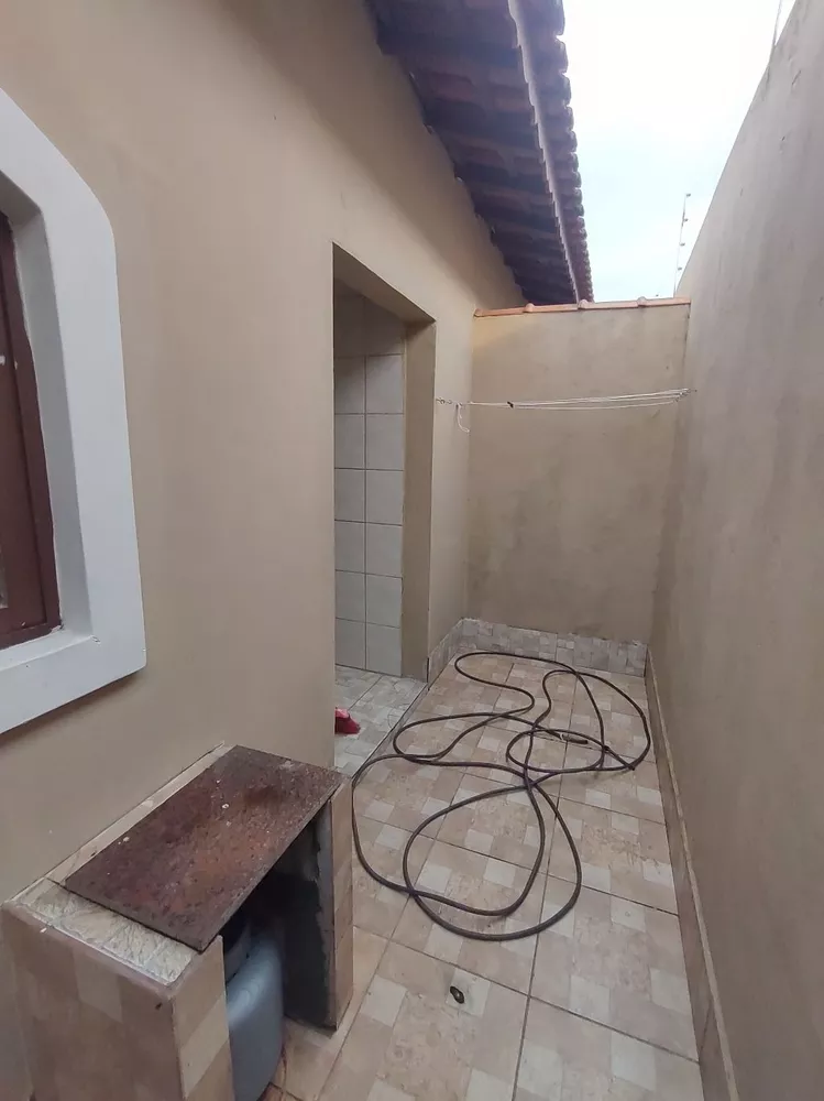 Casa à venda com 1 quarto, 60m² - Foto 4