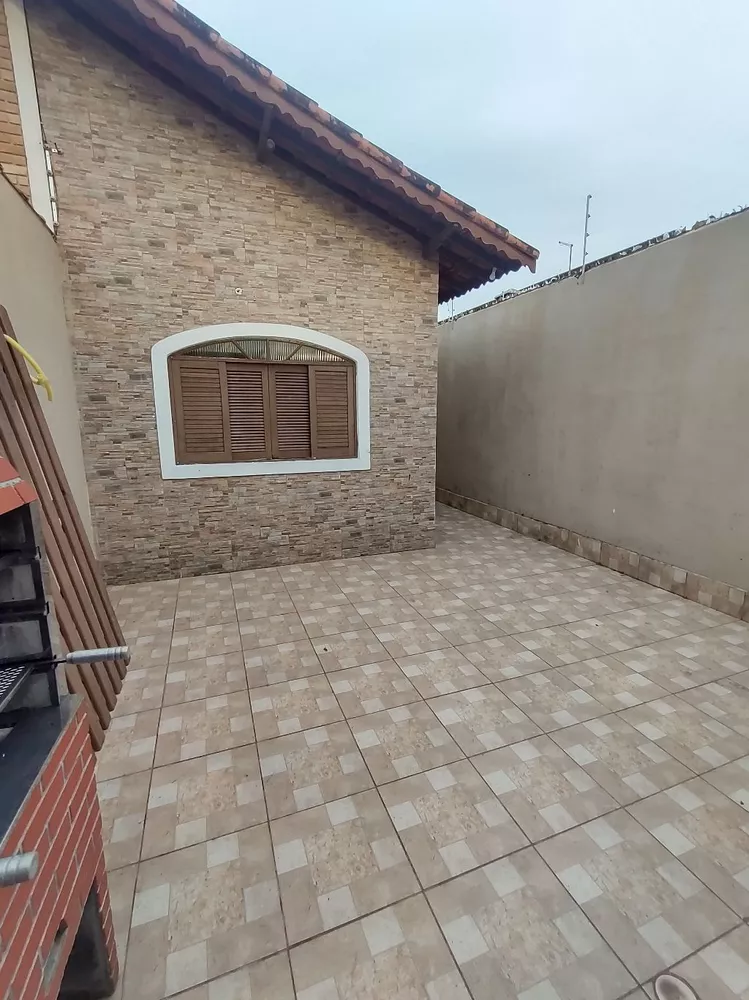 Casa à venda com 1 quarto, 60m² - Foto 2