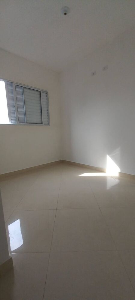 Casa à venda com 2 quartos, 63m² - Foto 4