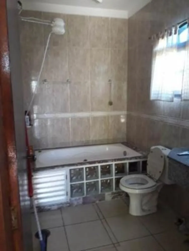Casa, 3 quartos, 245 m² - Foto 2