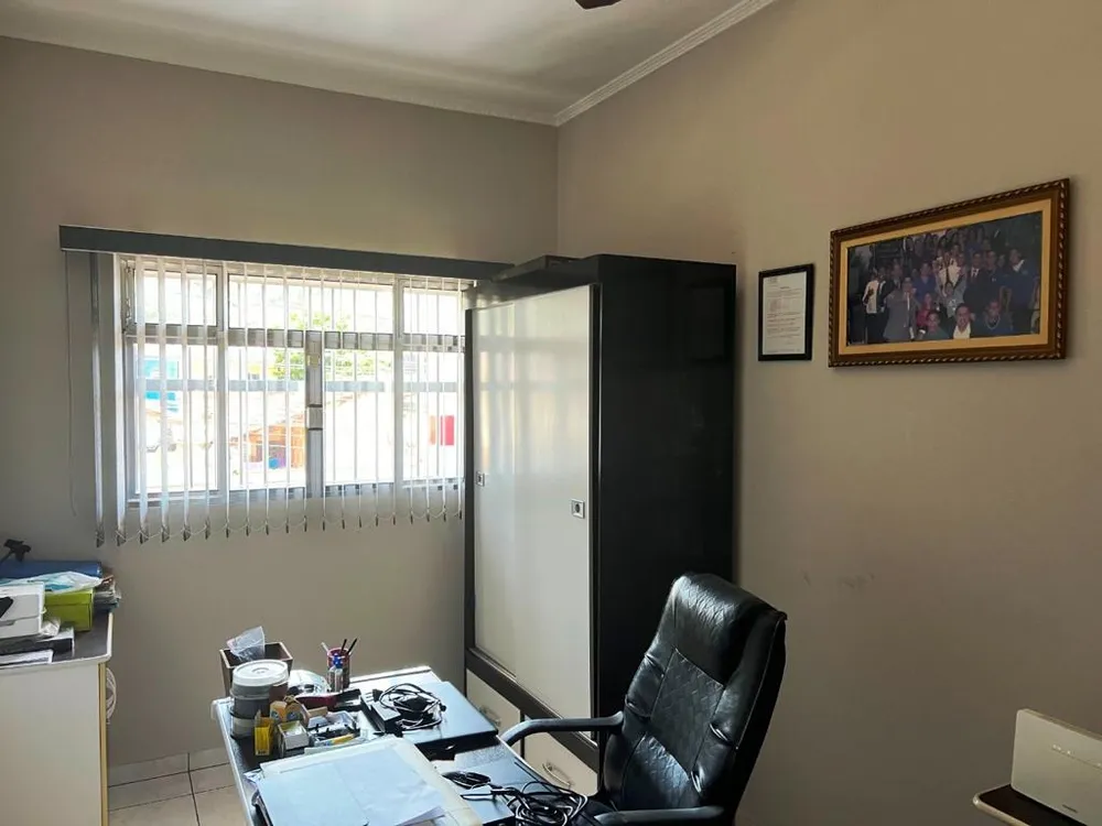 Casa, 4 quartos, 270 m² - Foto 8