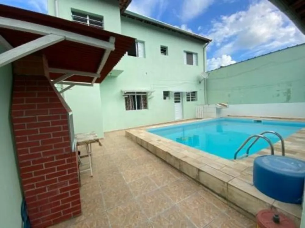 Casa, 3 quartos, 195 m² - Foto 1