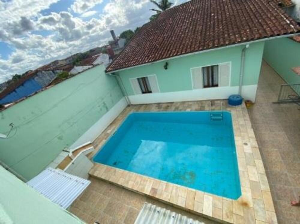 Casa à venda com 3 quartos, 195m² - Foto 2