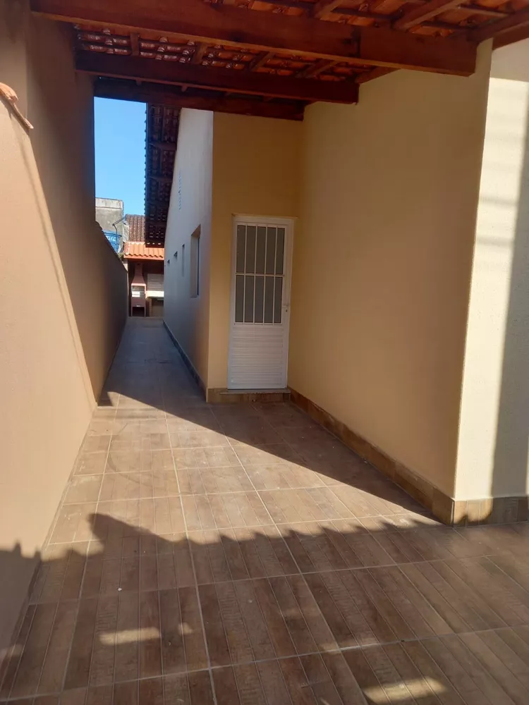 Casa à venda com 2 quartos, 125m² - Foto 1