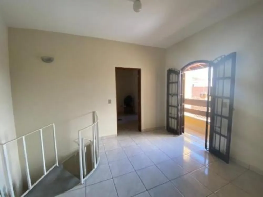 Casa, 4 quartos, 132 m² - Foto 2