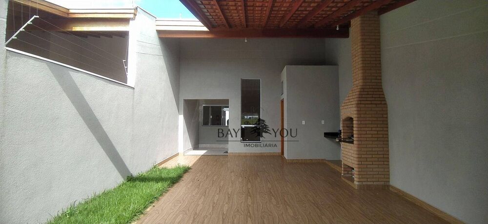 Casa à venda com 3 quartos, 129m² - Foto 1