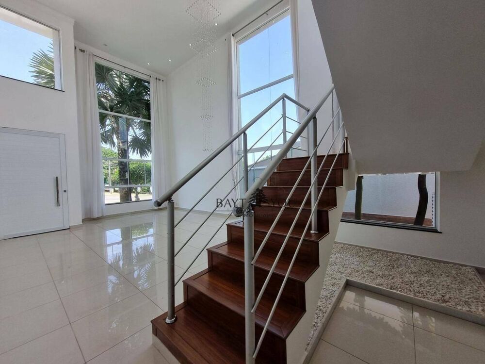 Casa, 3 quartos, 253 m² - Foto 2