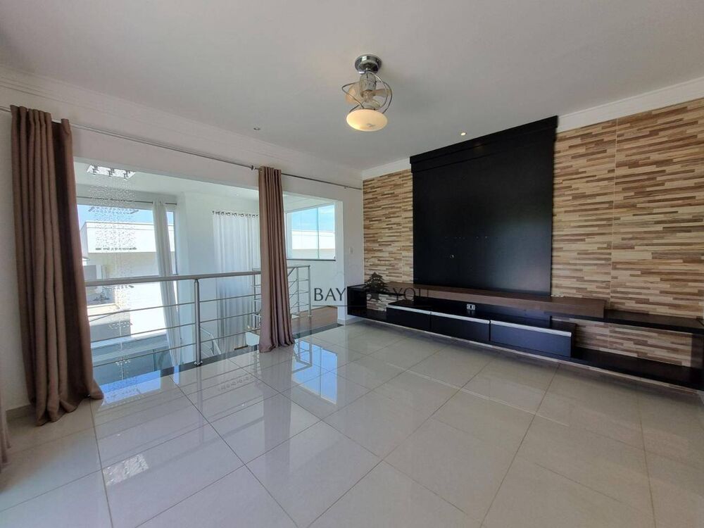 Casa, 3 quartos, 253 m² - Foto 3