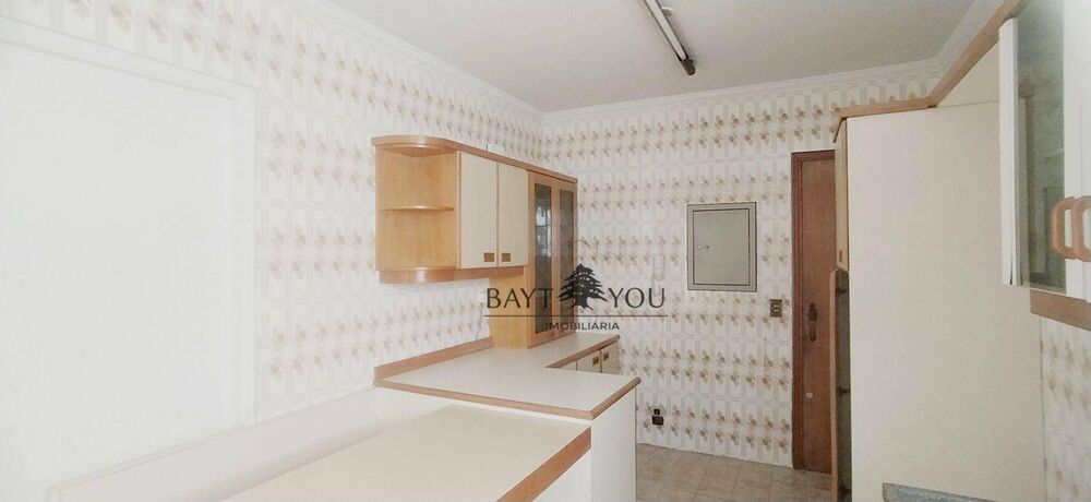 Apartamento à venda com 3 quartos, 194m² - Foto 2
