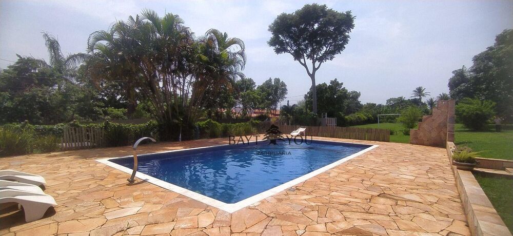 Chácara à venda com 4 quartos, 400m² - Foto 1