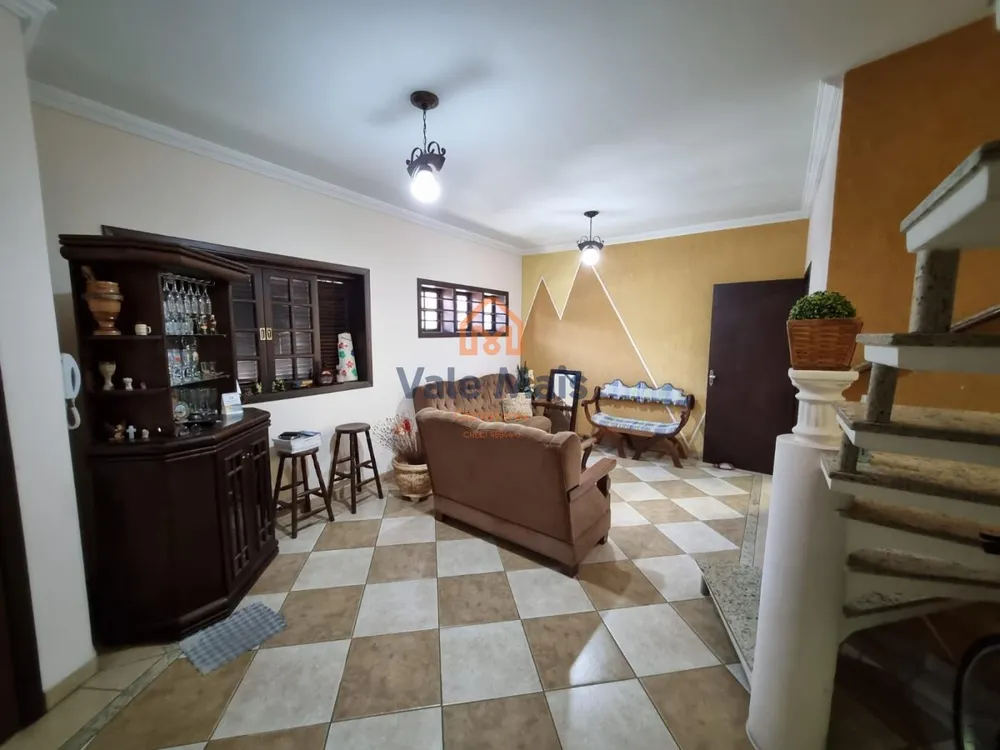 Casa, 4 quartos, 202 m² - Foto 2