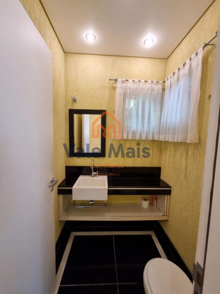 Casa à venda com 4 quartos, 341m² - Foto 1