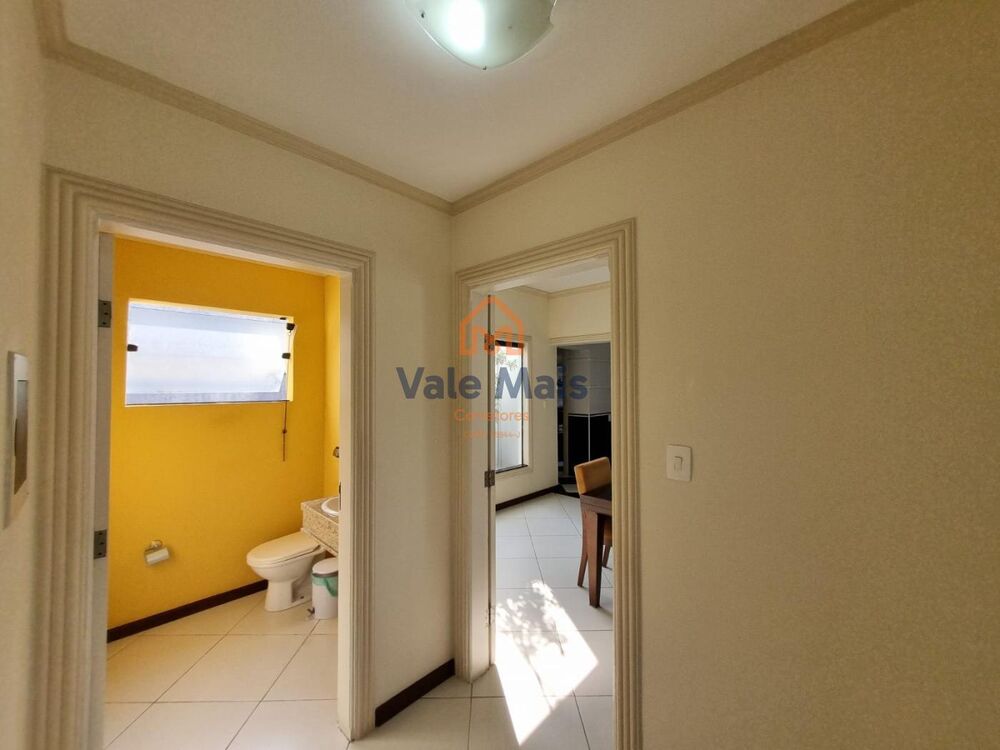 Casa, 3 quartos, 243 m² - Foto 4