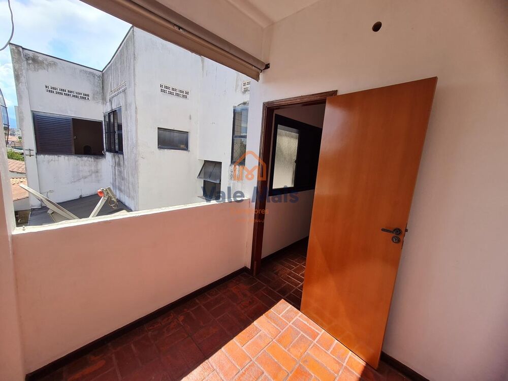 Apartamento para alugar com 2 quartos, 75m² - Foto 4