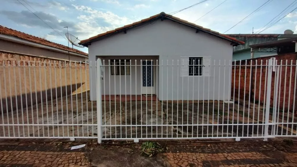 Casa à venda com 3 quartos, 133m² - Foto 2