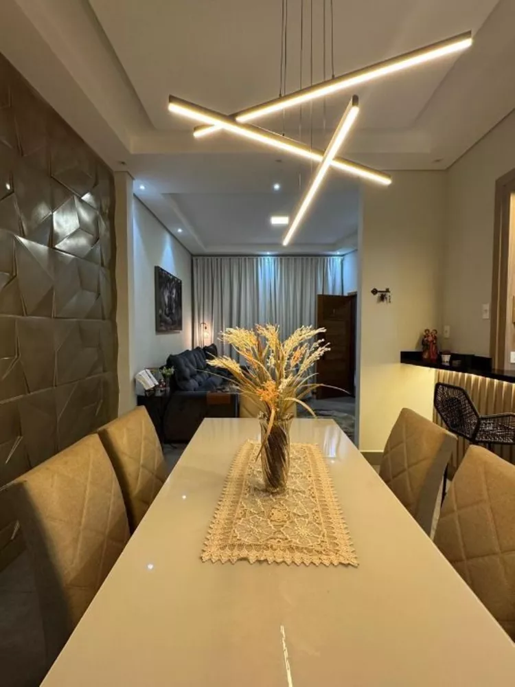 Casa, 3 quartos, 134 m² - Foto 1
