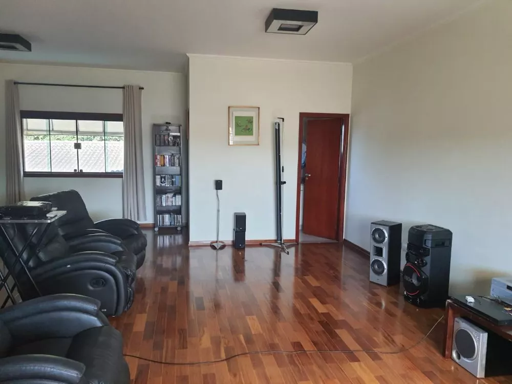 Casa à venda com 3 quartos, 297m² - Foto 7