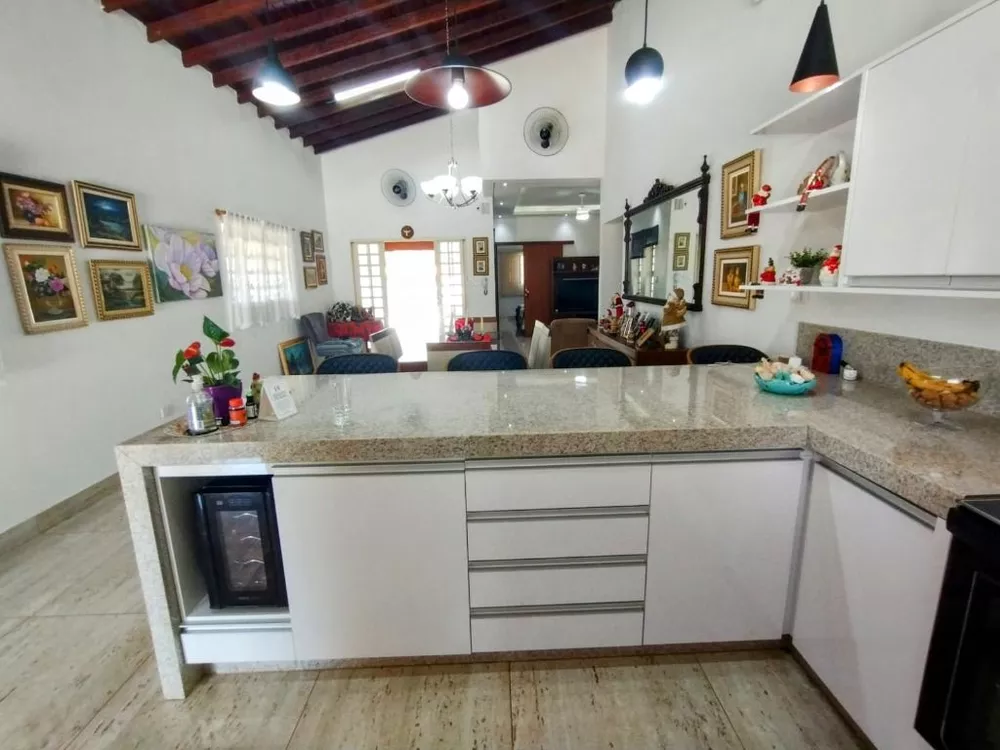 Chácara à venda com 3 quartos, 1360m² - Foto 8