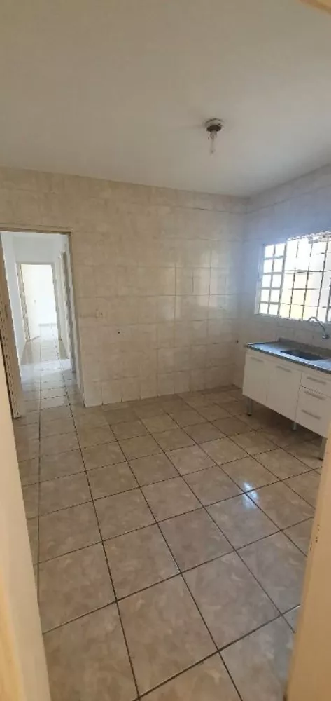 Casa à venda com 2 quartos, 98m² - Foto 11