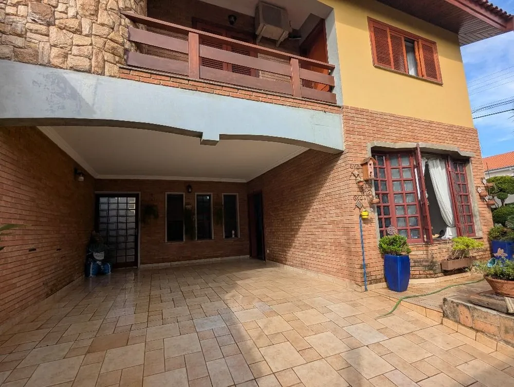 Sobrado, 3 quartos, 349 m² - Foto 1