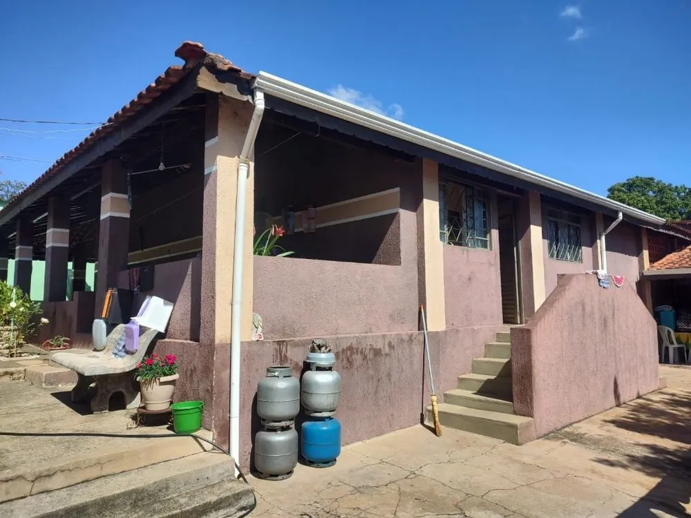 Chácara, 3 quartos, 1260 m² - Foto 1