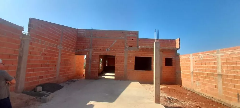 Casa à venda com 2 quartos, 187m² - Foto 1