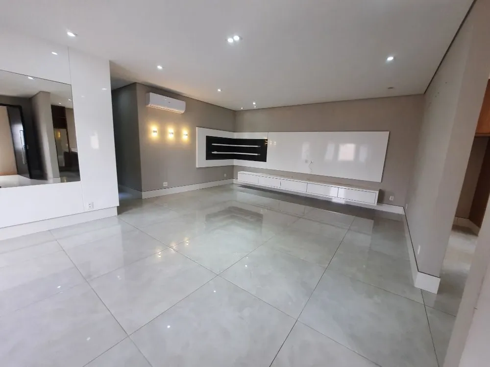 Casa, 4 quartos, 300 m² - Foto 1