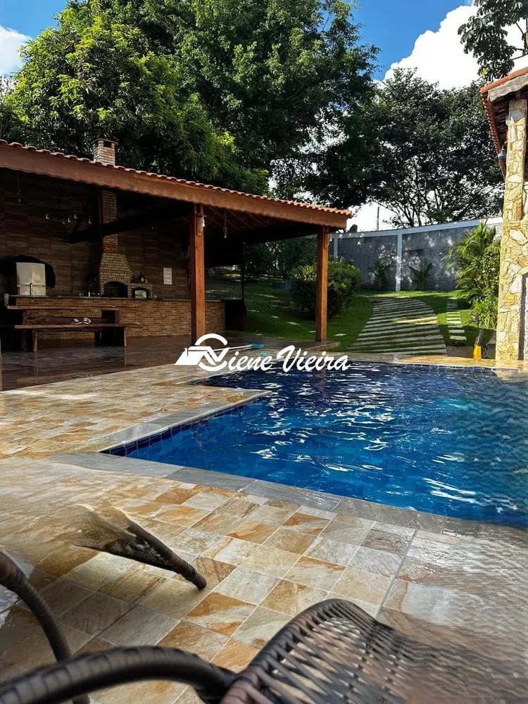 Chácara, 3 quartos, 1080 m² - Foto 1