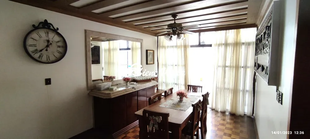 Casa, 3 quartos, 209 m² - Foto 1