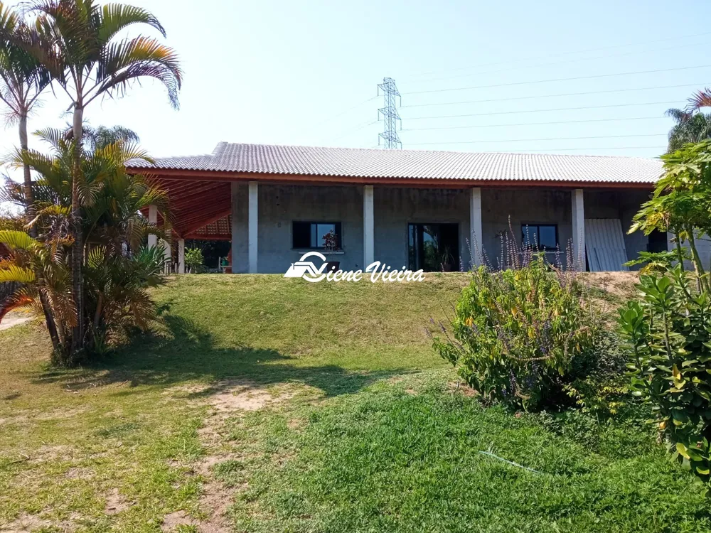 Chácara, 3 quartos, 2500 m² - Foto 1