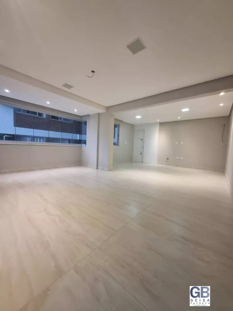 Apartamento à venda com 3 quartos, 126m² - Foto 3