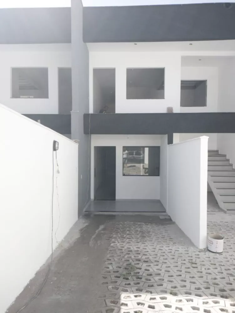 Casa à venda com 2 quartos, 140m² - Foto 1