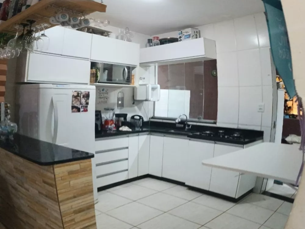 Casa à venda com 2 quartos, 180m² - Foto 4