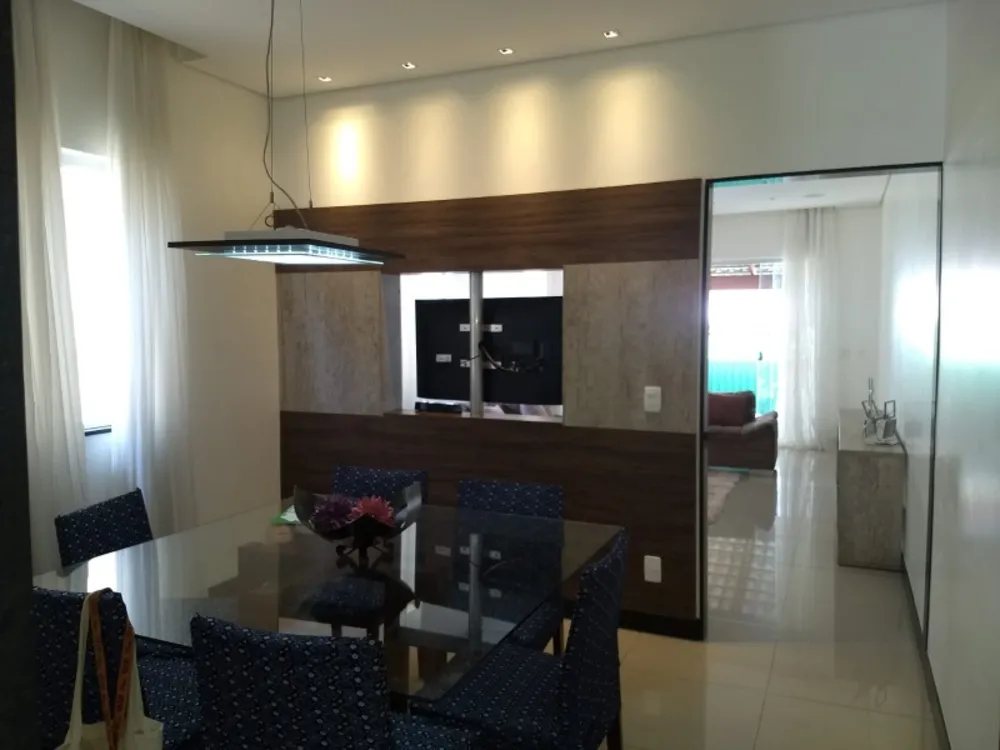 Casa, 3 quartos, 300 m² - Foto 1