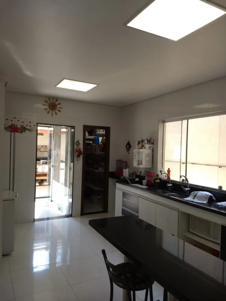 Casa, 3 quartos, 300 m² - Foto 4