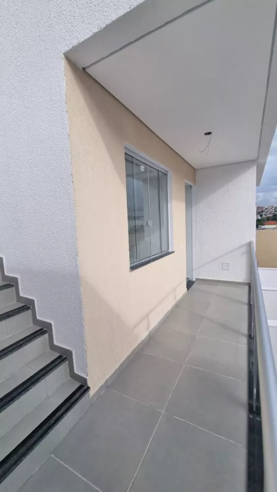 Casa à venda com 3 quartos, 100m² - Foto 2