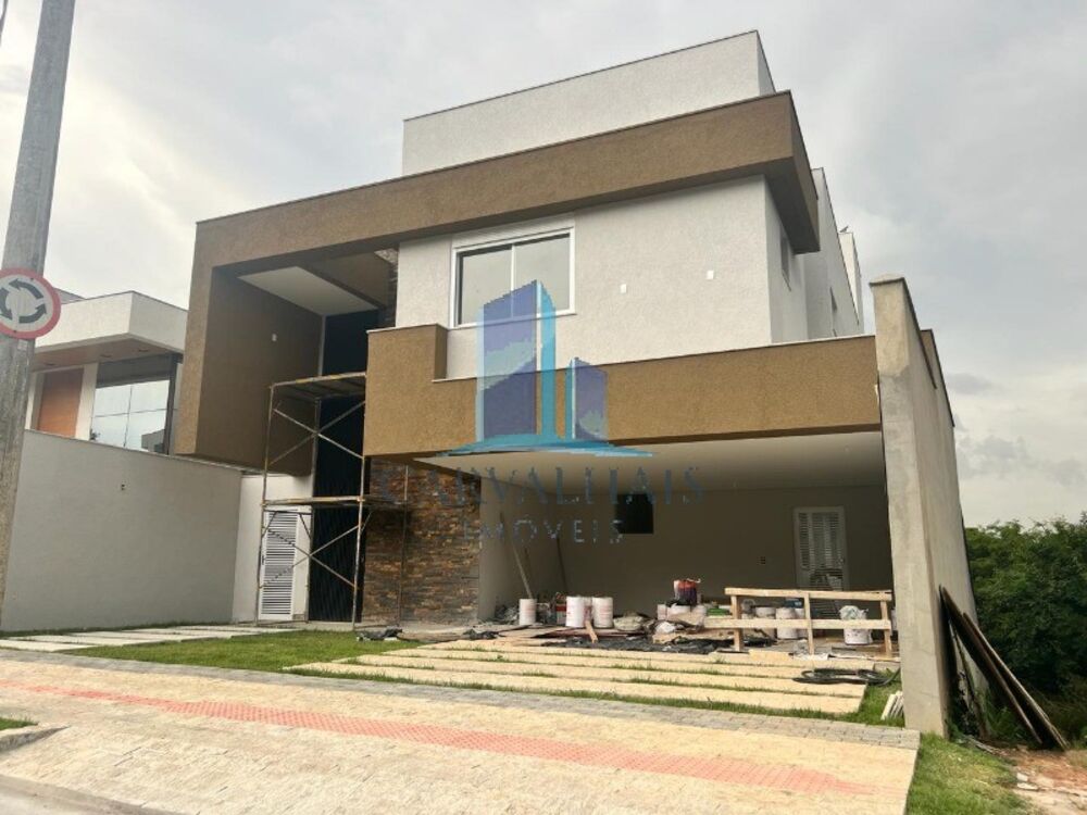 Casa à venda com 4 quartos, 300m² - Foto 1