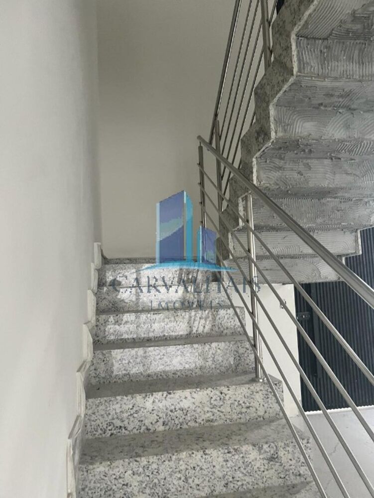 Casa à venda com 4 quartos, 300m² - Foto 4