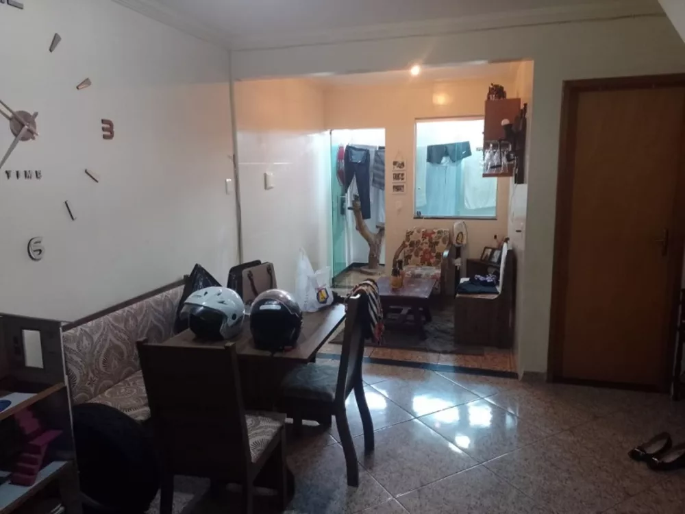 Casa à venda com 2 quartos, 160m² - Foto 2