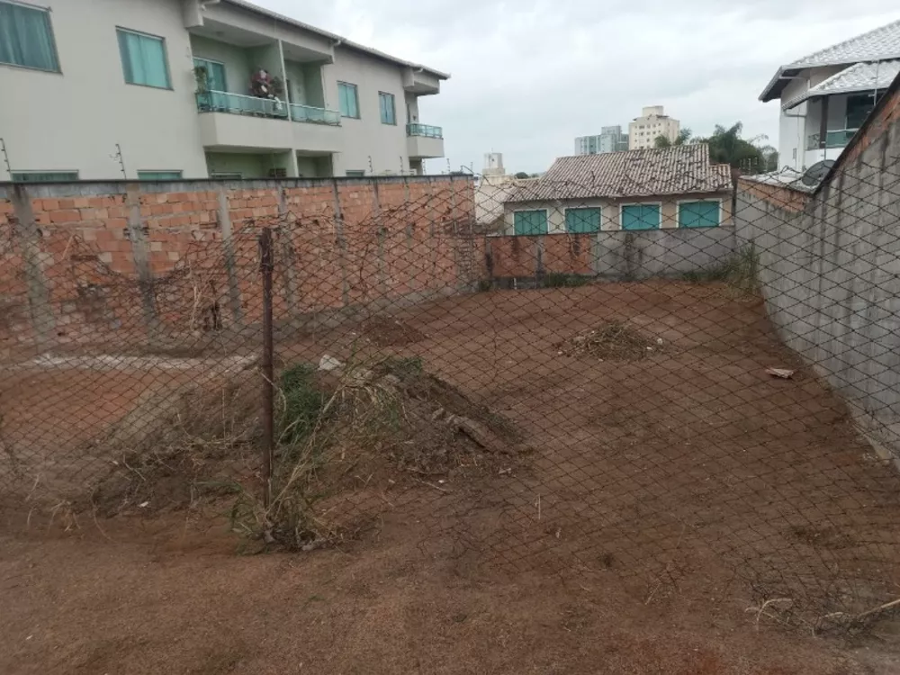 Terreno à venda, 360m² - Foto 1