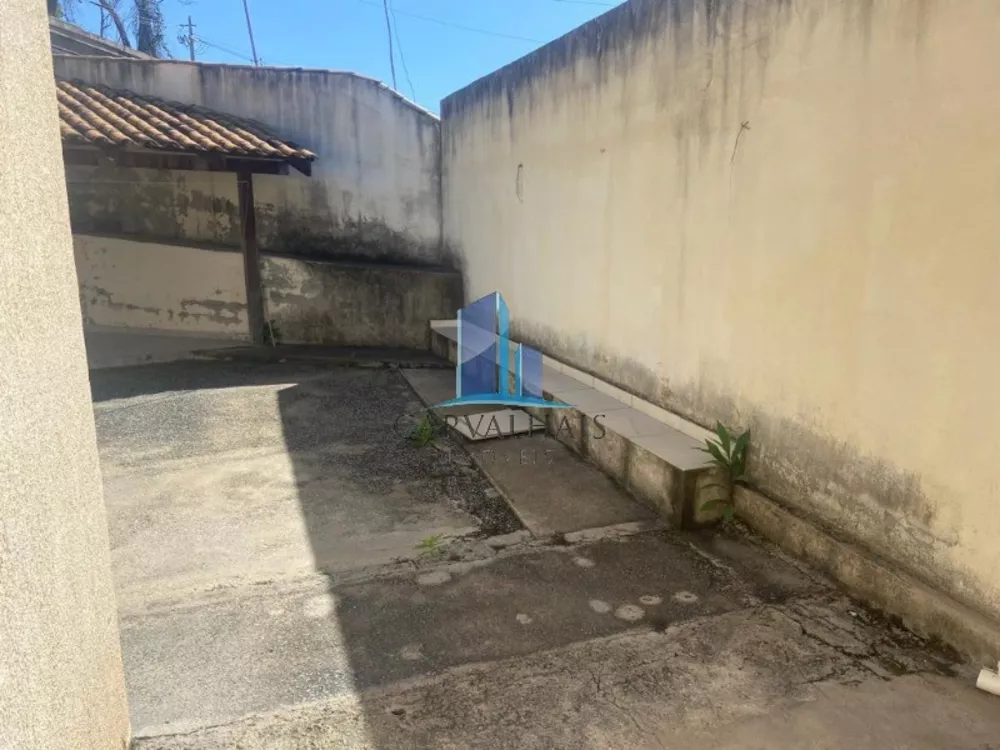 Casa à venda com 3 quartos, 200m² - Foto 18