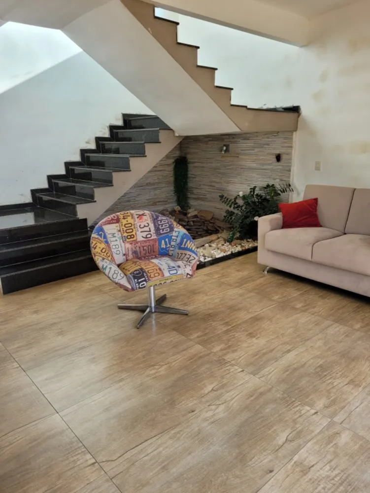 Casa, 4 quartos, 390 m² - Foto 1