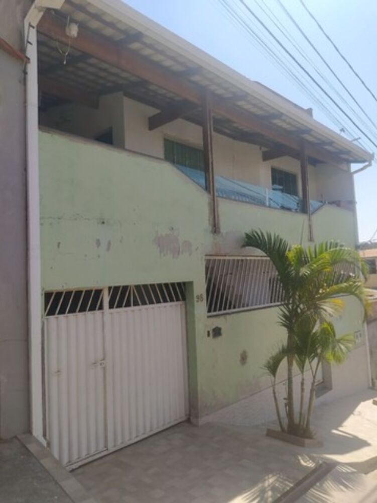Casa à venda com 4 quartos, 110m² - Foto 1