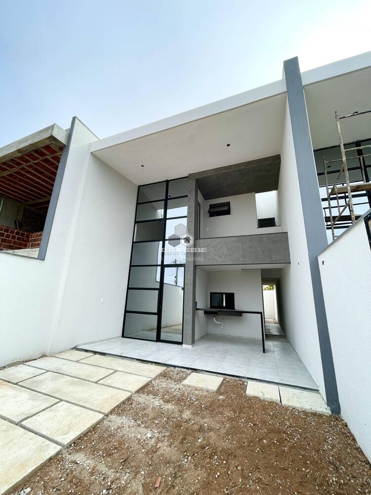 Casa à venda com 4 quartos, 133m² - Foto 1