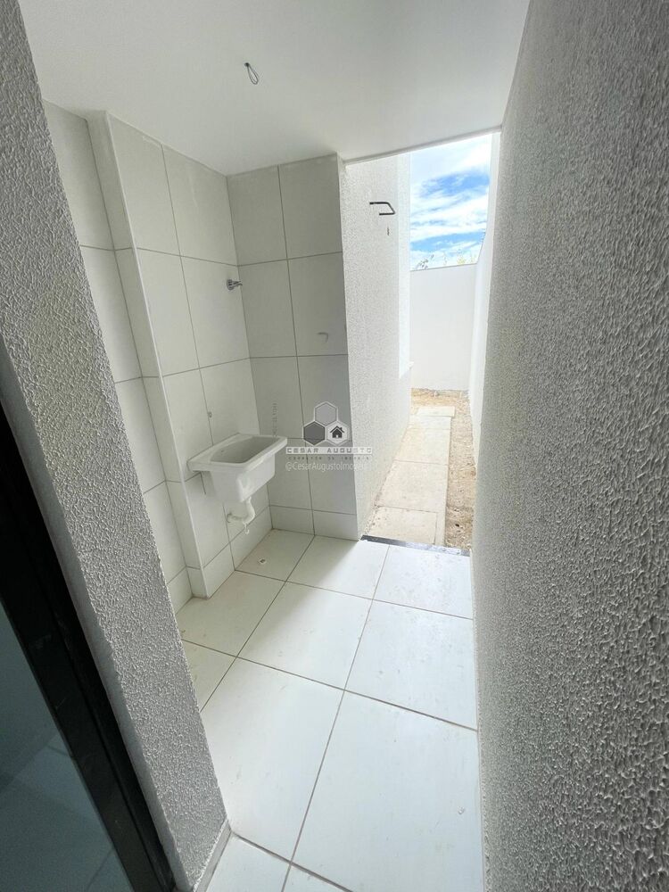 Casa à venda com 4 quartos, 133m² - Foto 3