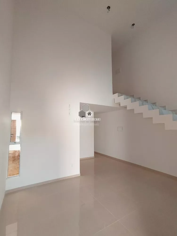 Casa à venda com 4 quartos, 142m² - Foto 3