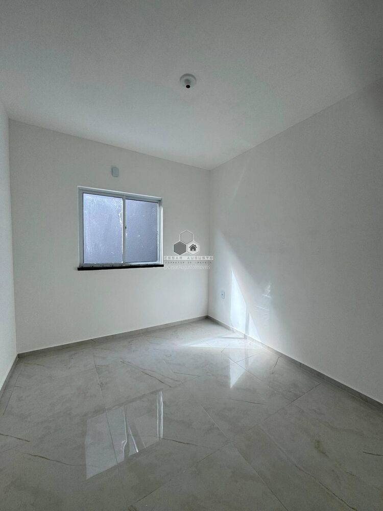 Casa à venda com 3 quartos, 93m² - Foto 2