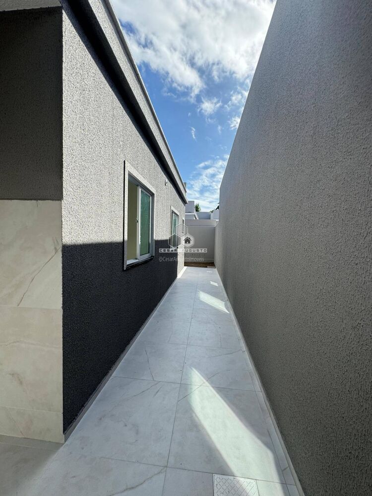Casa à venda com 3 quartos, 93m² - Foto 1