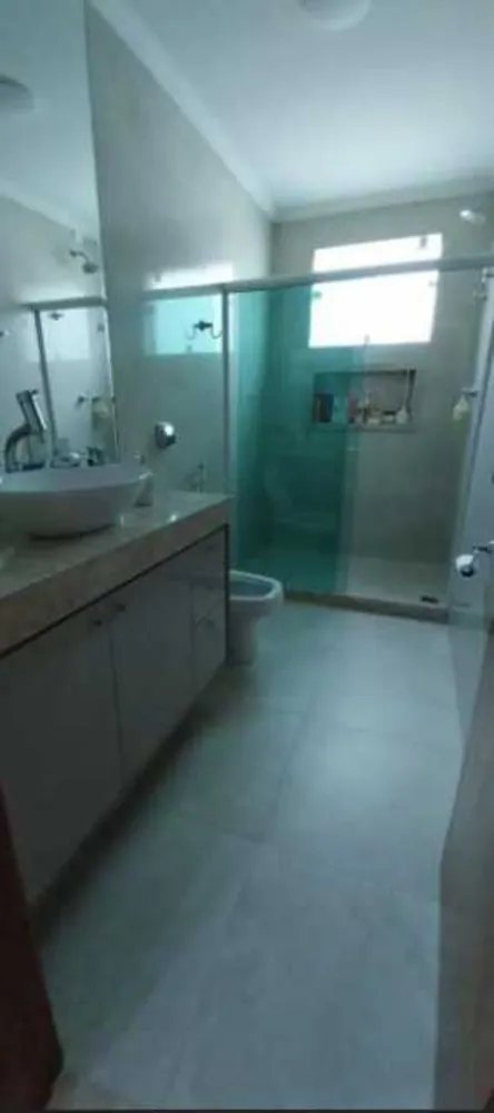 Casa, 4 quartos, 258 m² - Foto 2