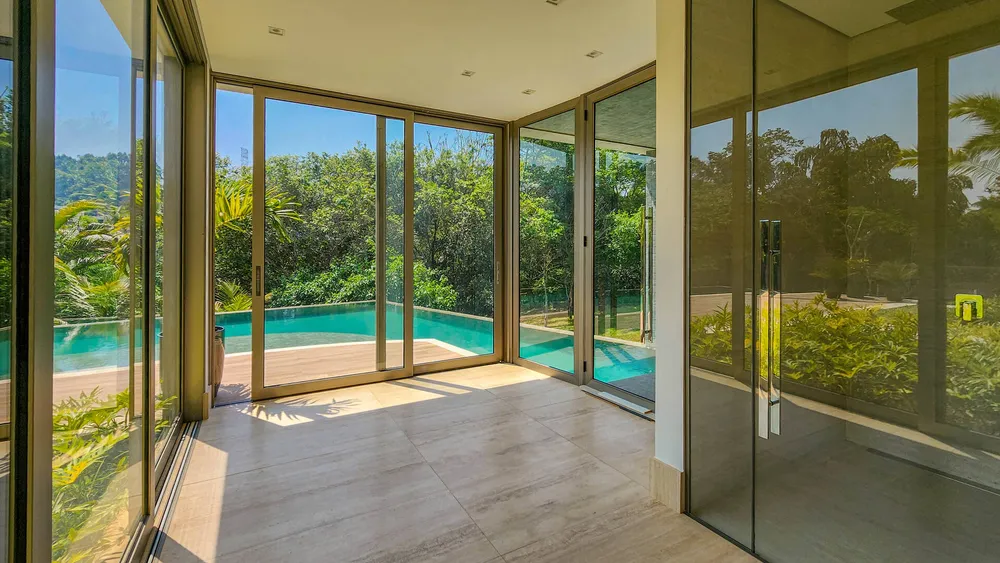 Casa, 6 quartos, 1144 m² - Foto 1